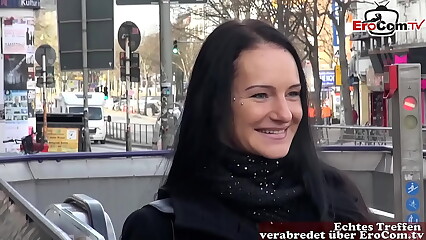 DEUTSCHES FITNESS MODEL ABGESCHLEPPT AUF DER STRAßE ZUM FREMDGEHEN
